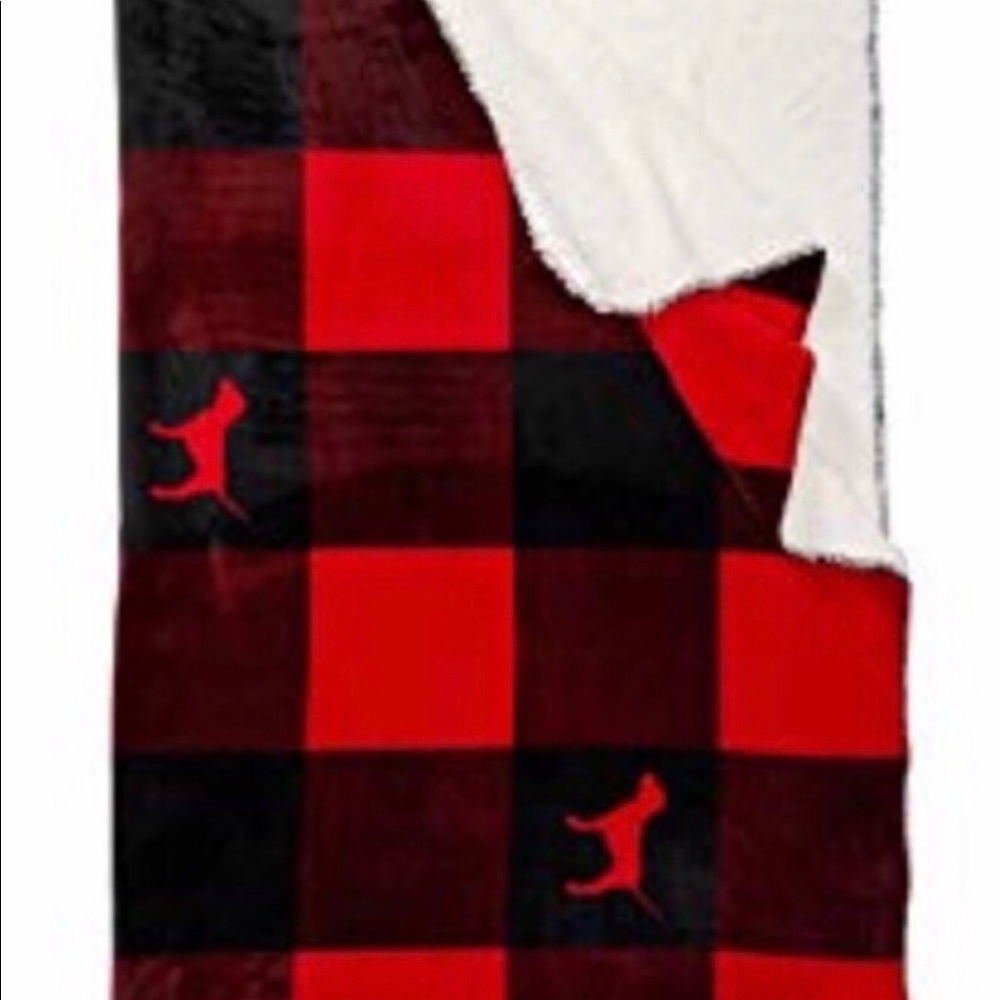 NWT PINK VS Sherpa Blanket Large red Buffalo check super SOFT MY ❤️